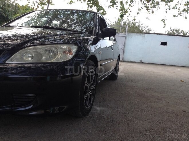 Honda Civic 2005, 255,239 km - 1.5 l - Ucar
