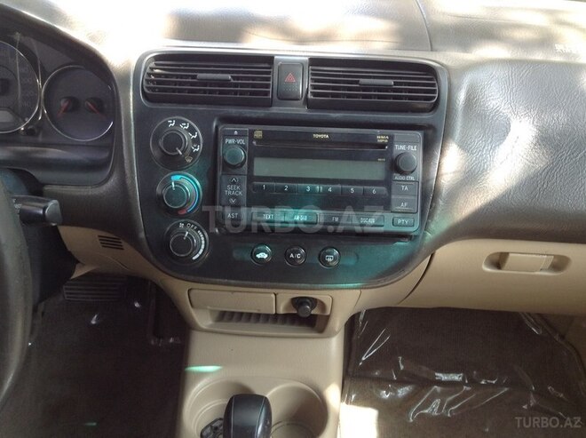 Honda Civic 2005, 255,239 km - 1.5 l - Ucar
