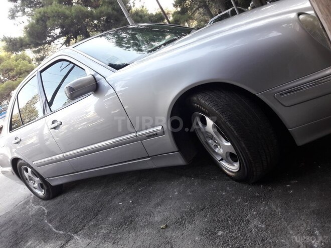 Mercedes E 240 1999, 245,109 km - 0.3 l - Bakı