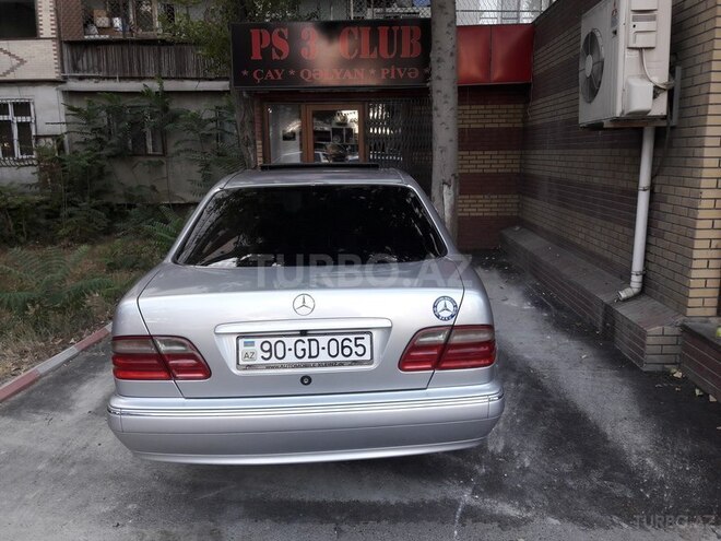 Mercedes E 240 1999, 245,109 km - 0.3 l - Bakı