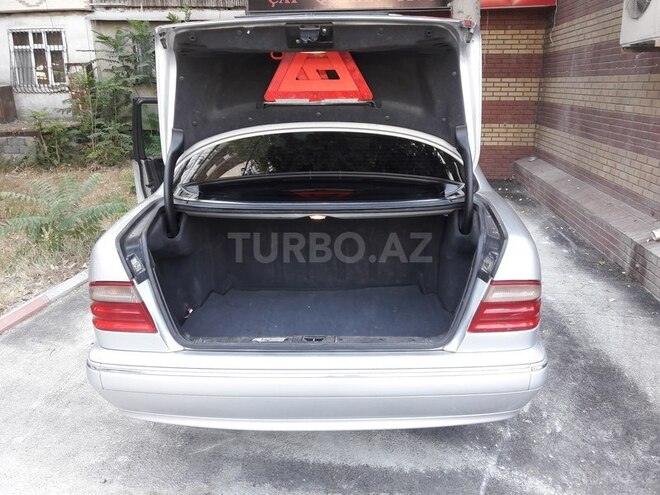Mercedes E 240 1999, 245,109 km - 0.3 l - Bakı