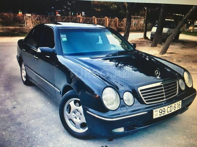 Mercedes E 220 2001, 326,000 km - 2.2 l - Masallı