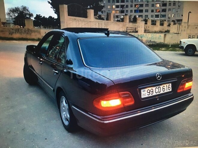 Mercedes E 220 2001, 326,000 km - 2.2 l - Masallı