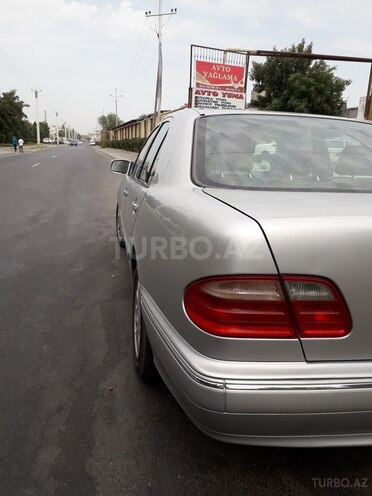 Mercedes E 240 1999, 260,000 km - 2.6 l - Bakı