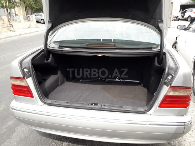 Mercedes E 240 1999, 260,000 km - 2.6 l - Bakı