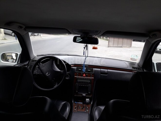 Mercedes E 240 1999, 260,000 km - 2.6 l - Bakı
