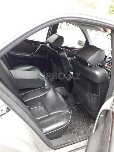 Mercedes E 240 1999, 260,000 km - 2.6 l - Bakı