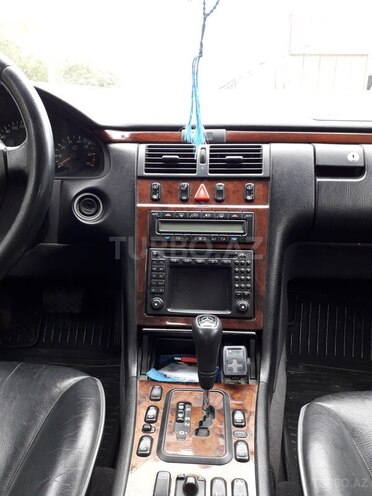 Mercedes E 240 1999, 260,000 km - 2.6 l - Bakı