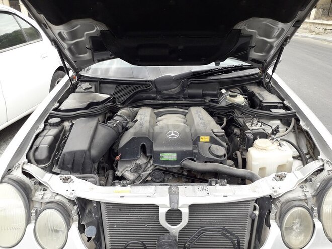 Mercedes E 240 1999, 260,000 km - 2.6 l - Bakı
