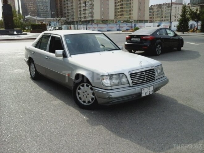 Mercedes E 280 1995, 333,500 km - 2.8 л - Bakı