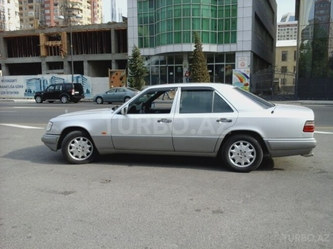 Mercedes E 280 1995, 333,500 km - 2.8 л - Bakı
