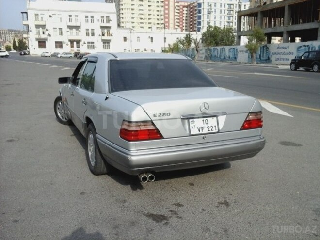 Mercedes E 280 1995, 333,500 km - 2.8 л - Bakı