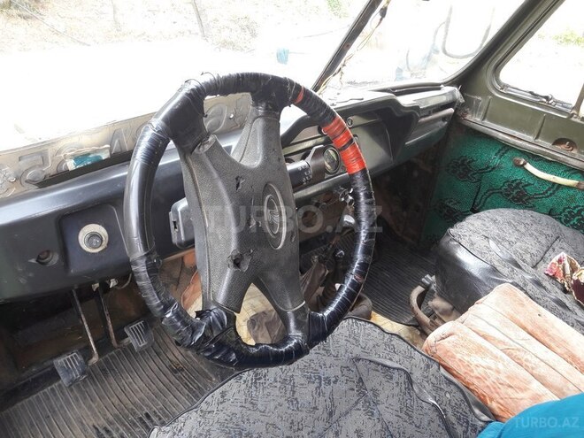 UAZ 469 1989, 130,000 km - 2.4 l - Lerik