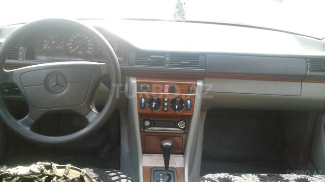 Mercedes E 220 1994, 400,000 km - 2.2 l - Sabirabad