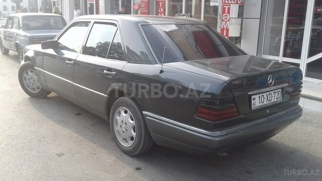 Mercedes E 220 1994, 400,000 km - 2.2 l - Sabirabad