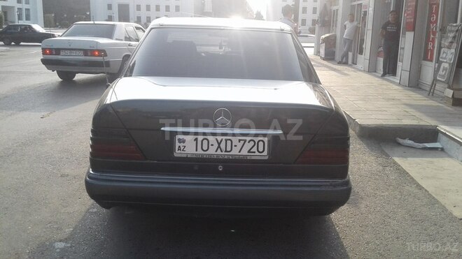 Mercedes E 220 1994, 400,000 km - 2.2 l - Sabirabad