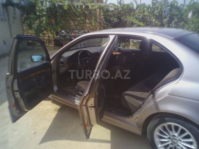 BMW 523 1996, 256,000 km - 2.5 l - Bakı