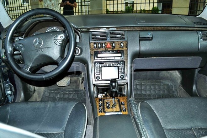 Mercedes E 270 2001, 225,000 km - 2.7 л - Bakı