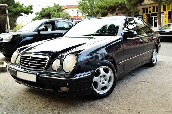 Mercedes E 270 2001, 225,000 km - 2.7 л - Bakı