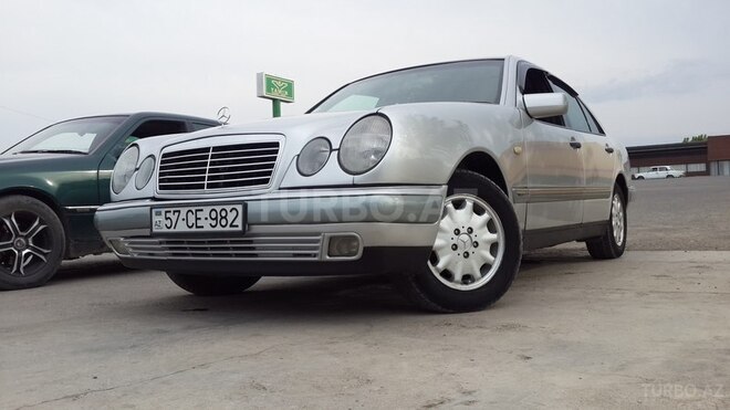 Mercedes E 200 1996, 325,000 km - 2.0 л - Şəmkir