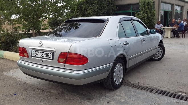 Mercedes E 200 1996, 325,000 km - 2.0 л - Şəmkir