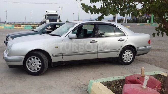 Mercedes E 200 1996, 325,000 km - 2.0 л - Şəmkir
