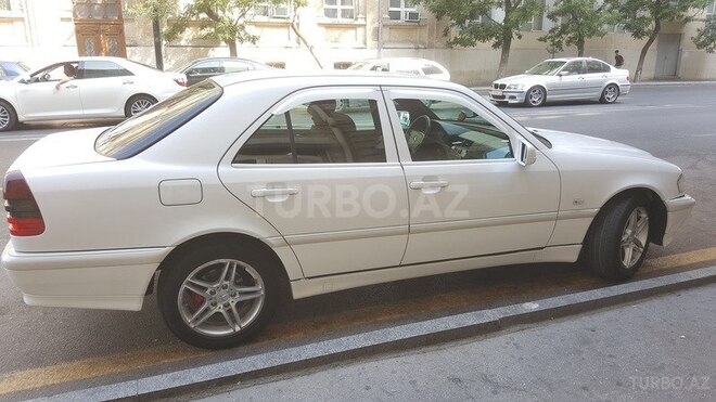 Mercedes C 200 1999, 131,000 km - 2.0 л - Bakı
