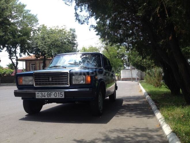 LADA (VAZ) 2107 2002, 130,000 km - 1.6 л - Qax