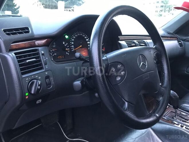 Mercedes E 220 2001, 328,000 km - 2.3 l - Liman