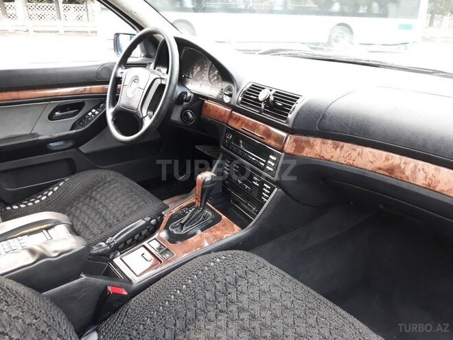 BMW 528 1996, 287,000 km - 2.8 l - Sumqayıt