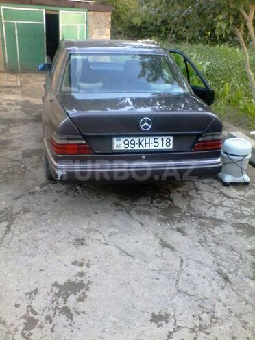 Mercedes E 200 1993, 30,000 km - 0.1 l - Bakı