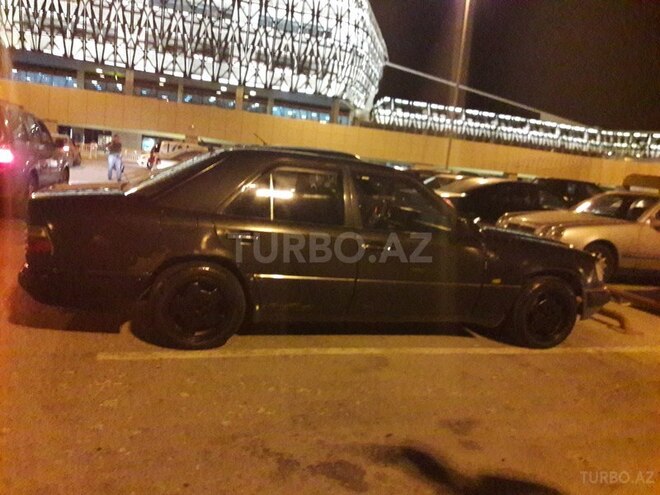 Mercedes E 200 1994, 400,000 km - 2.0 l - Bakı