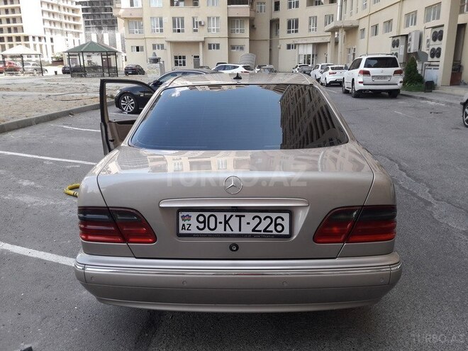 Mercedes E 240 2000, 355,000 km - 2.4 l - Bakı