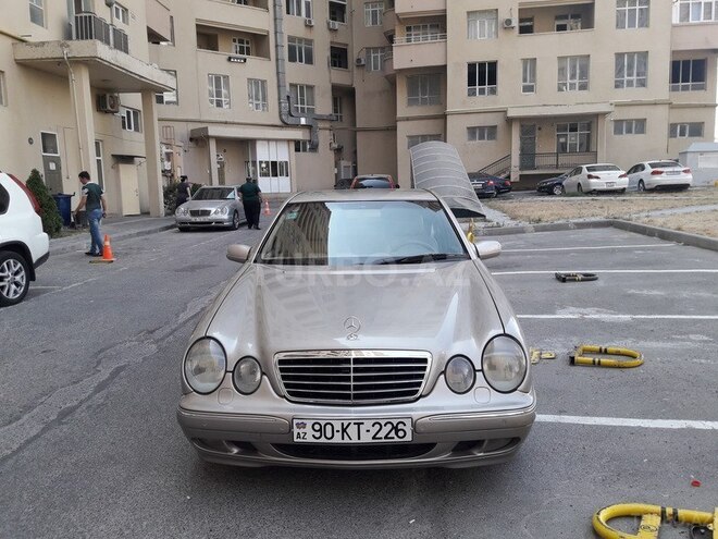Mercedes E 240 2000, 355,000 km - 2.4 l - Bakı