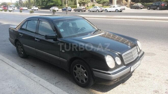 Mercedes E 220 1998, 240,000 km - 2.2 л - Bakı