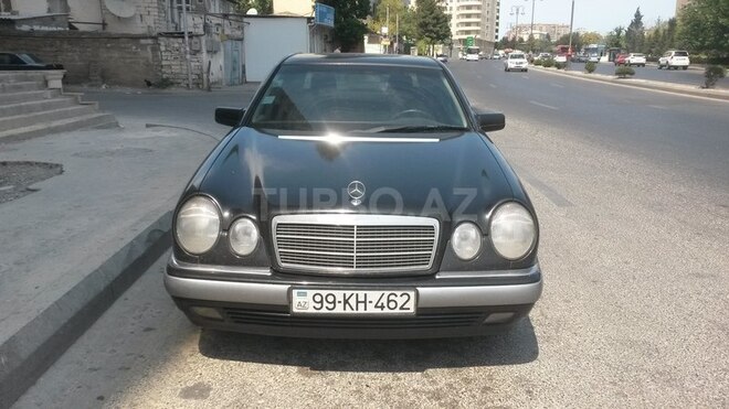 Mercedes E 220 1998, 240,000 km - 2.2 л - Bakı