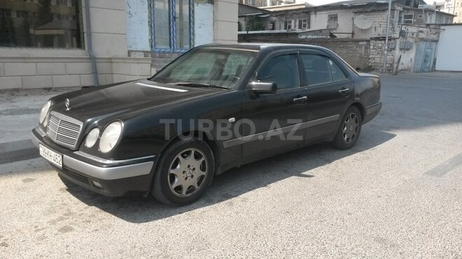Mercedes E 220 1998, 240,000 km - 2.2 л - Bakı