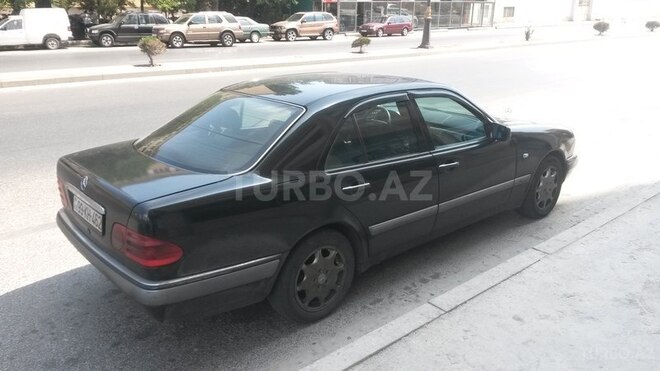 Mercedes E 220 1998, 240,000 km - 2.2 л - Bakı