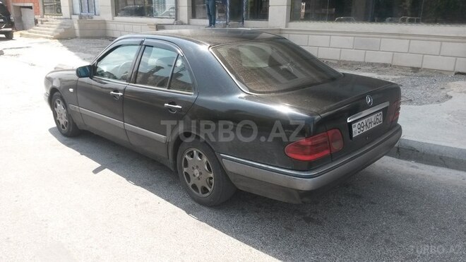 Mercedes E 220 1998, 240,000 km - 2.2 л - Bakı