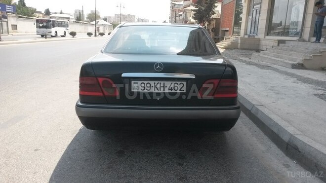 Mercedes E 220 1998, 240,000 km - 2.2 л - Bakı