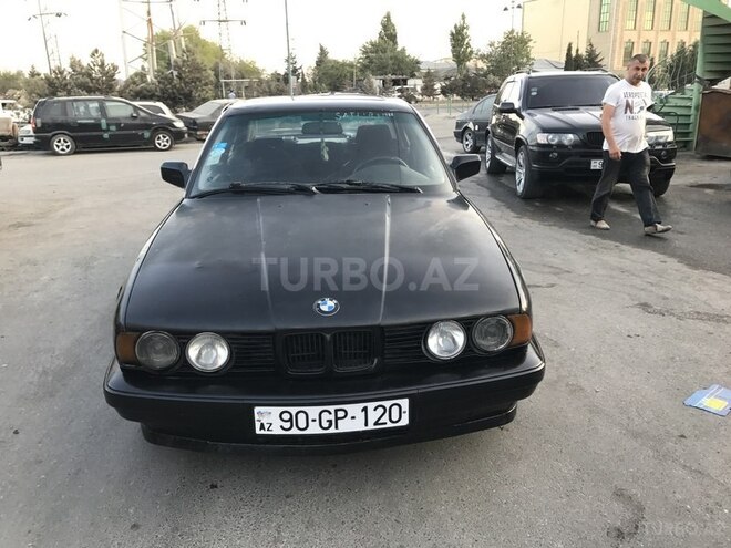 BMW 520 1988, 300,000 km - 2.0 l - Bakı