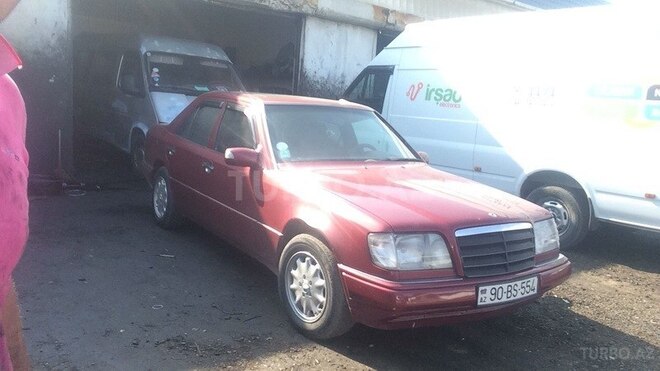 Mercedes E 250 1993, 446,000 km - 0.3 l - Bakı