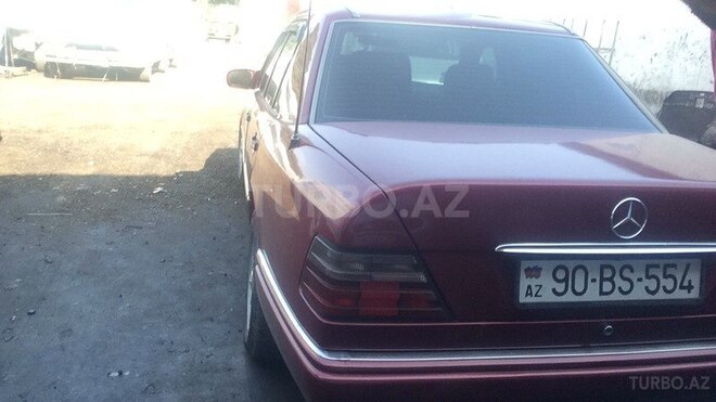 Mercedes E 250 1993, 446,000 km - 0.3 l - Bakı