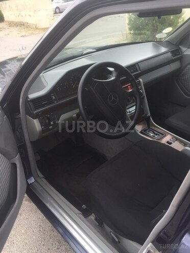 Mercedes E 280 1995, 250,377 km - 2.8 l - Bakı