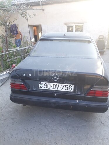 Mercedes E 230 1987, 165,000 km - 2.3 l - Bakı