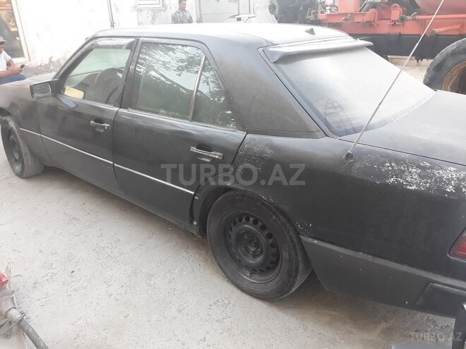 Mercedes E 230 1987, 165,000 km - 2.3 l - Bakı