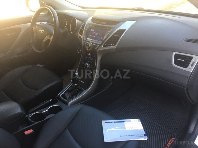 Hyundai Elantra 2015, 62,000 km - 1.8 l - Bakı