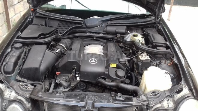 Mercedes E 240 2000, 216,000 km - 2.6 л - Bakı