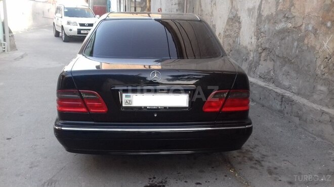 Mercedes E 240 2000, 216,000 km - 2.6 л - Bakı