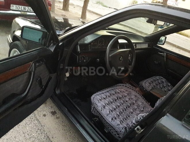 Mercedes E 230 1992, 315,000 km - 2.3 l - Bakı